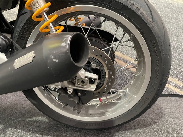 2019 Triumph THRUXTON R White