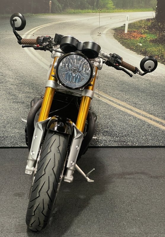2019 Triumph THRUXTON R White