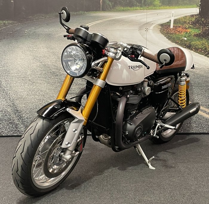 2019 Triumph THRUXTON R White