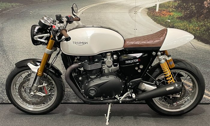 2019 Triumph THRUXTON R White