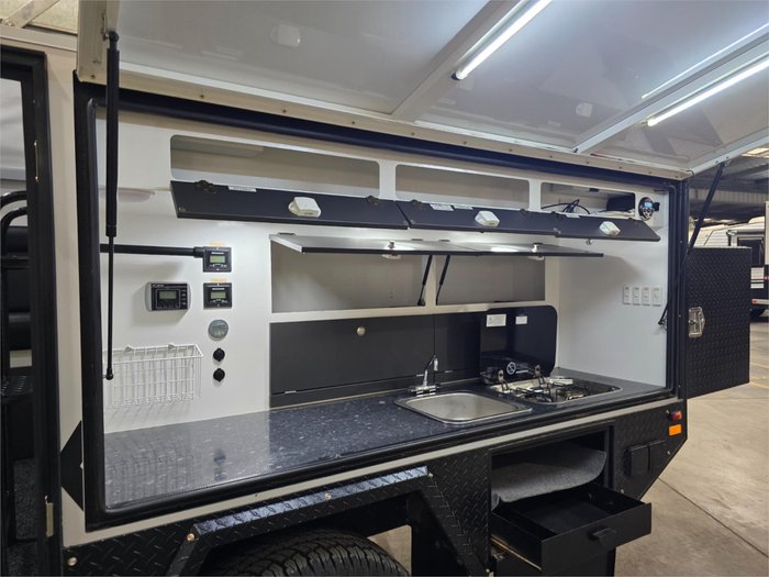 2018 Lifestyle Campers RECONN