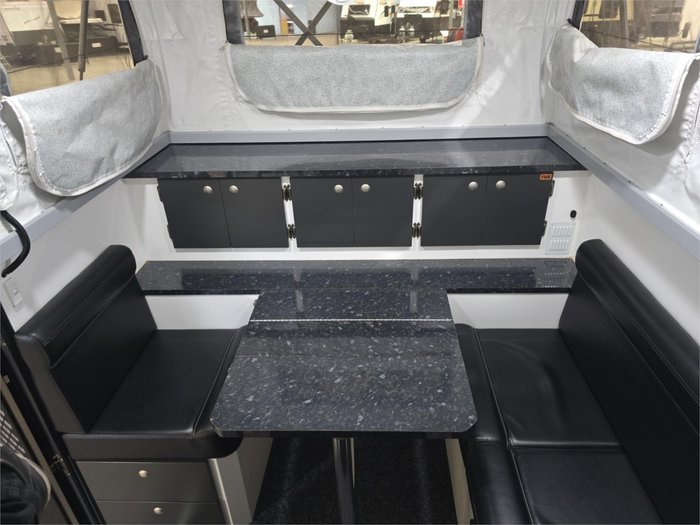 2018 Lifestyle Campers RECONN