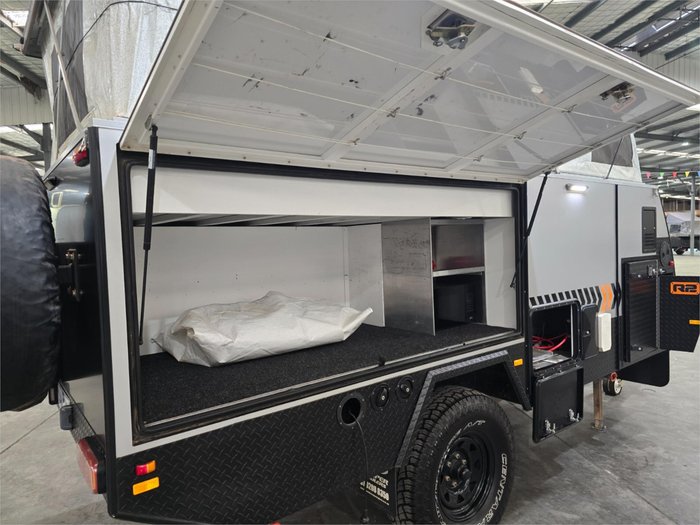 2018 Lifestyle Campers RECONN