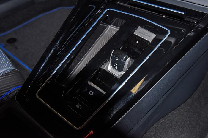 2025 Volkswagen Golf R Black Edition