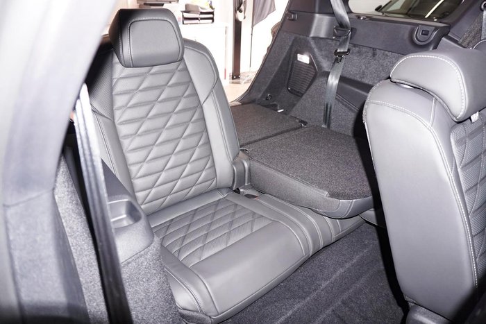 2025 Peugeot 5008 GT Premium Hybrid