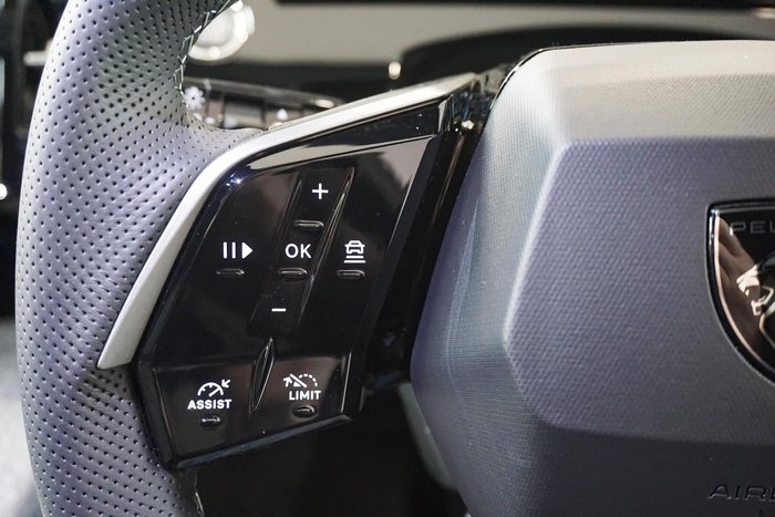 2025 Peugeot 5008 GT Premium Hybrid