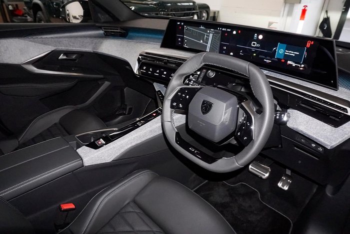 2025 Peugeot 5008 GT Premium Hybrid