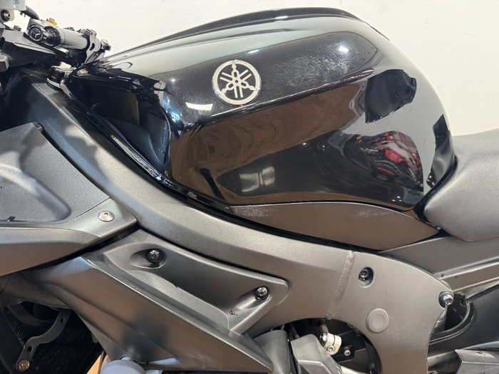 2005 Yamaha YZF-R6 BLACK