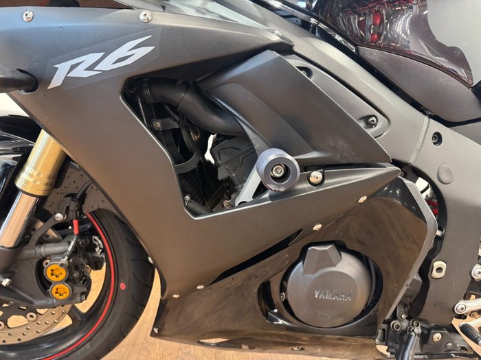2005 Yamaha YZF-R6 BLACK