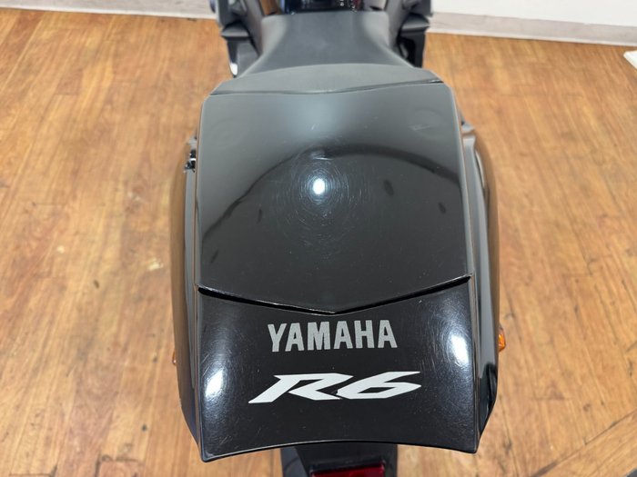 2005 Yamaha YZF-R6 BLACK