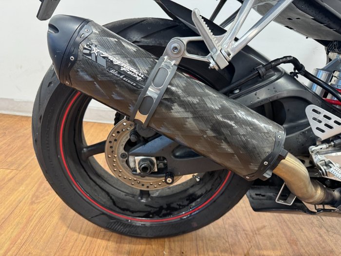 2005 Yamaha YZF-R6 BLACK