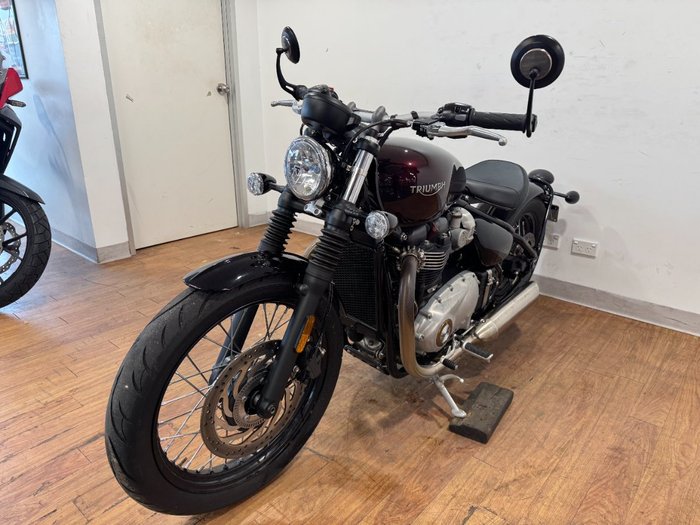 Triumph 2017 TRIUMPH 1200CC BOBBER