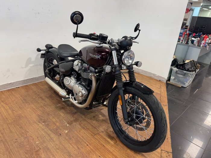 Triumph 2017 TRIUMPH 1200CC BOBBER