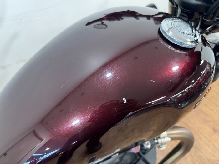 Triumph 2017 TRIUMPH 1200CC BOBBER
