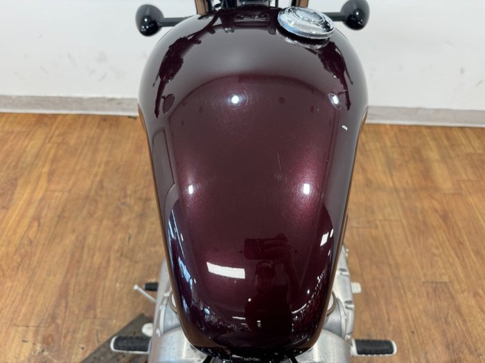 Triumph 2017 TRIUMPH 1200CC BOBBER
