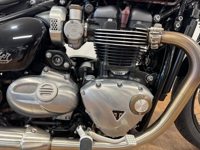 Triumph 2017 TRIUMPH 1200CC BOBBER