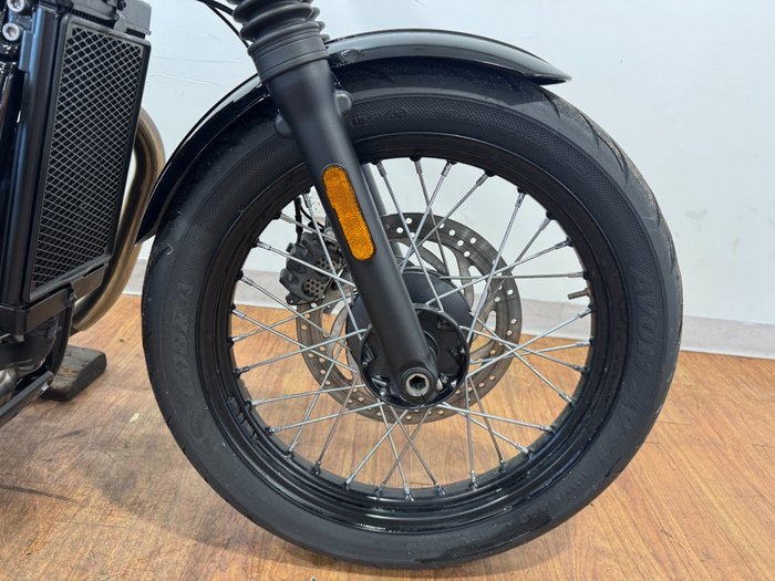 Triumph 2017 TRIUMPH 1200CC BOBBER