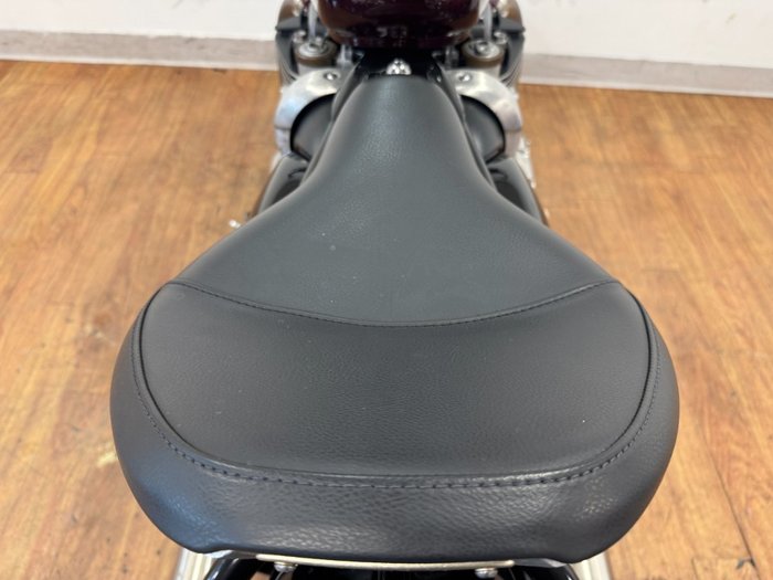 Triumph 2017 TRIUMPH 1200CC BOBBER