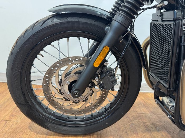 Triumph 2017 TRIUMPH 1200CC BOBBER