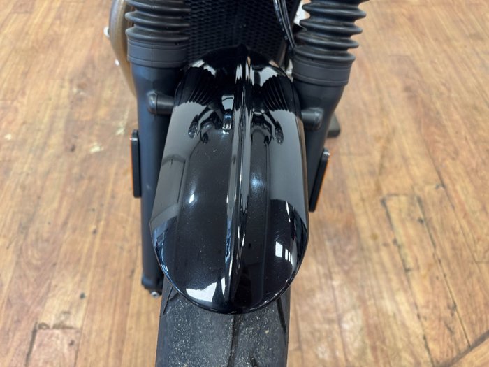 Triumph 2017 TRIUMPH 1200CC BOBBER