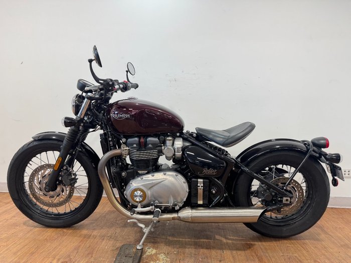 Triumph 2017 TRIUMPH 1200CC BOBBER