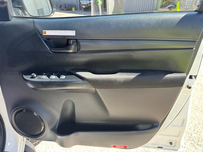 2023 Toyota Hilux SR