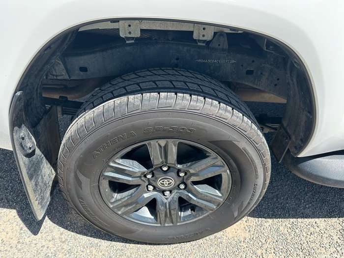 2023 Toyota Hilux SR