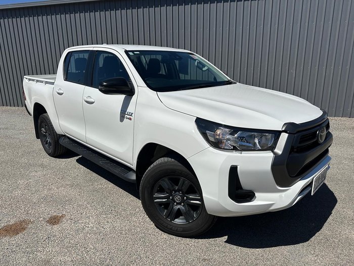 2023 Toyota Hilux SR