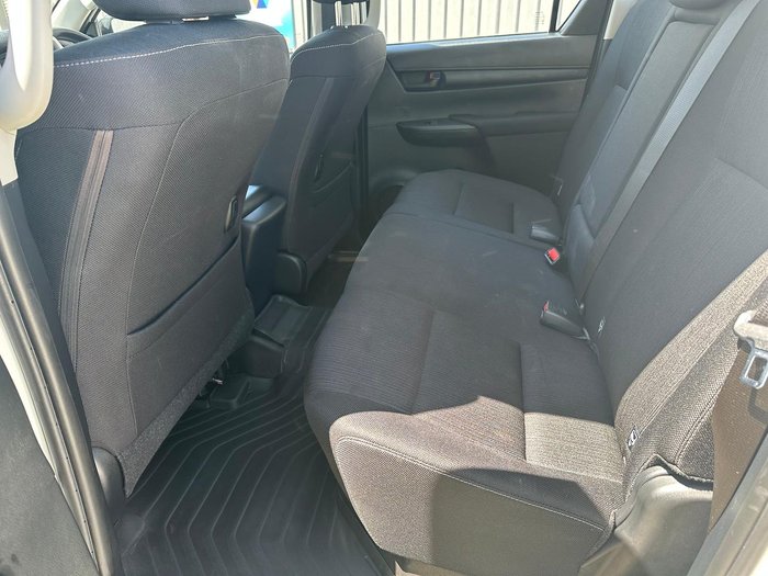 2023 Toyota Hilux SR