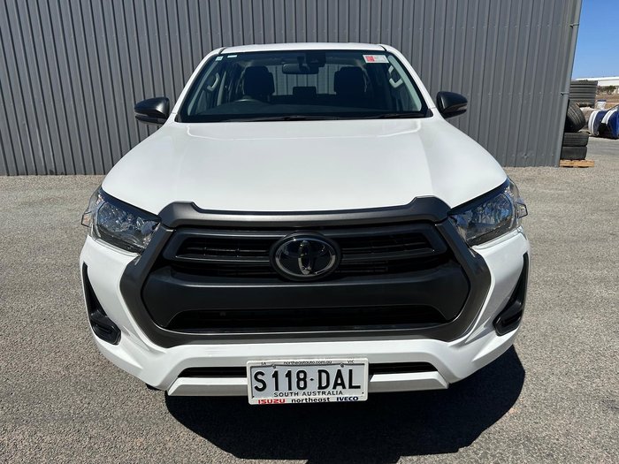 2023 Toyota Hilux SR
