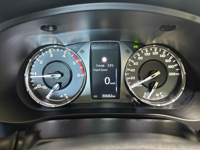 2023 Toyota Hilux SR
