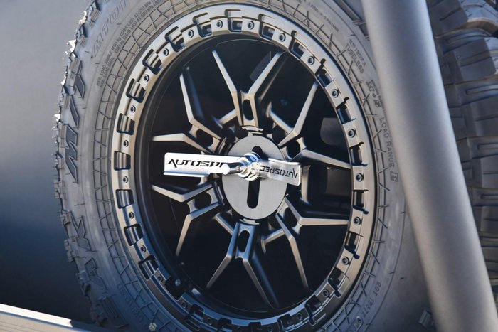 2025 Isuzu D-MAX SX MY24 4X4 Dual Range Obsidian Grey