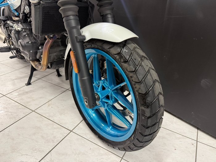 2025 Royal Enfield 2025 Royal Enfield 450CC GUERILLA 450 Road Blue