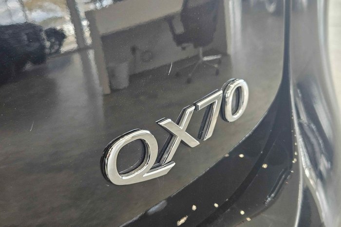 2018 INFINITI QX70 GT