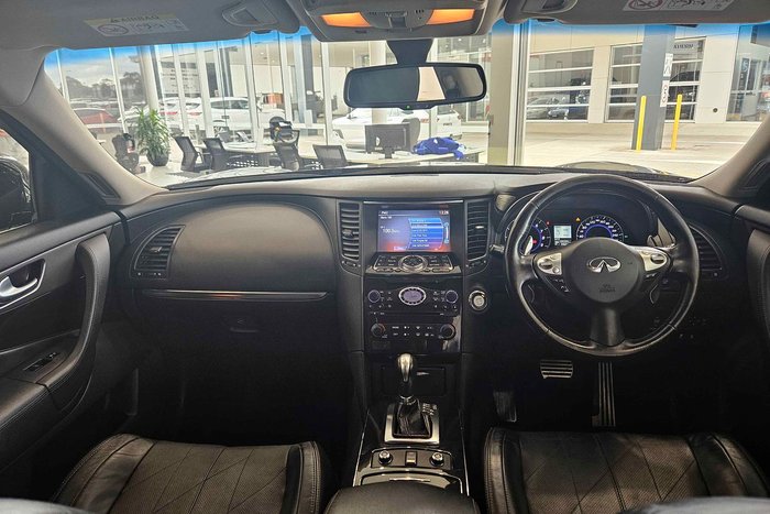 2018 INFINITI QX70 GT