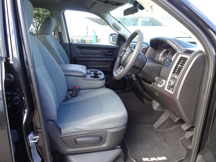 2019 RAM 1500 Express DS MY19 4X4 Dual Range Diamond Black