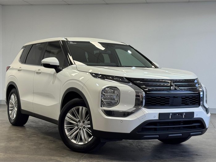 2022 Mitsubishi Outlander ES