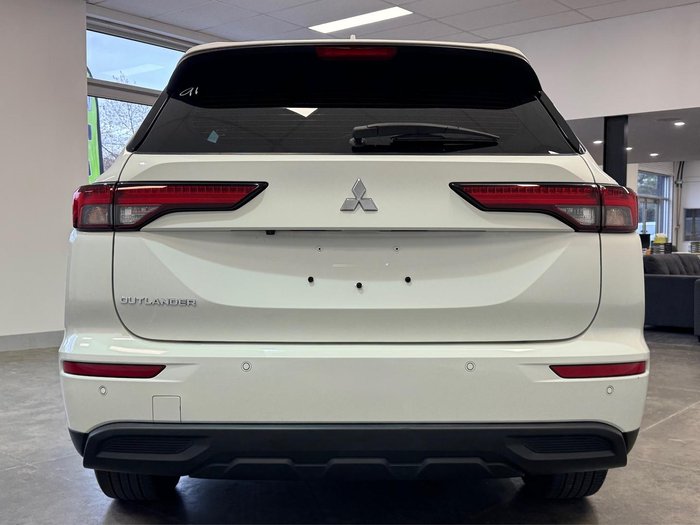 2022 Mitsubishi Outlander ES