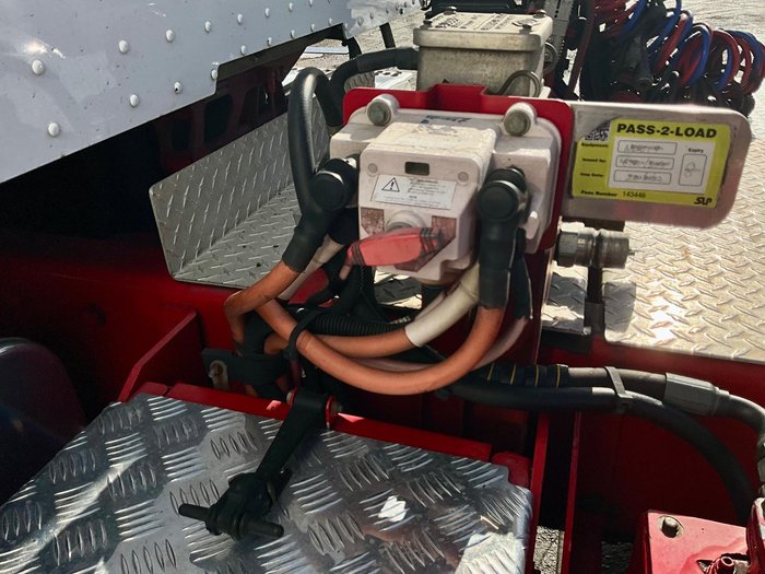 2011 Kenworth T409 Slp Fuel Kit Ice Pack Micro Wave Tv $79500Inc Gst KENWORTH T 409 WHITE