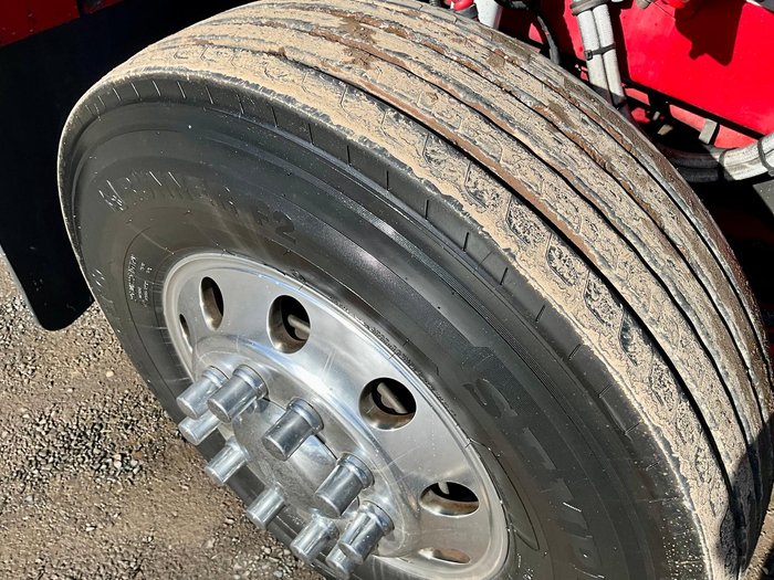 2011 Kenworth T409 Slp Fuel Kit Ice Pack Micro Wave Tv $79500Inc Gst KENWORTH T 409 WHITE