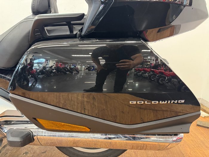 2018 Honda GOLDWING TOUR PREMIUM BLACK