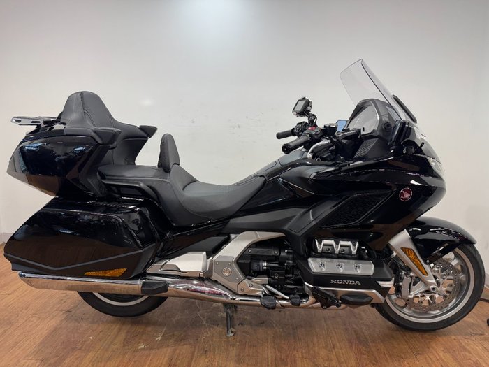 2018 Honda GOLDWING TOUR PREMIUM BLACK