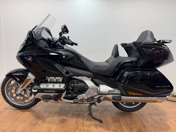 2018 Honda GOLDWING TOUR PREMIUM BLACK