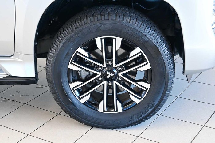 2024 Mitsubishi Pajero Sport Exceed