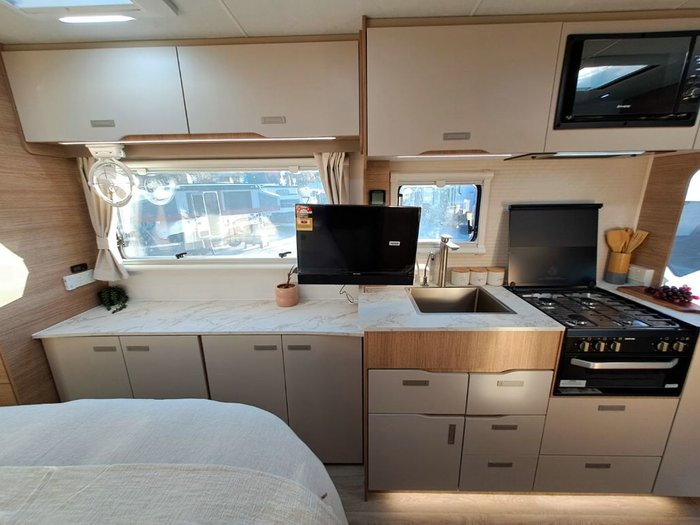 2025 JAYCO SIGNATURE FA.25-1.SG-MY25 SILVER