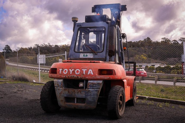 2000 Toyota 5Fd60