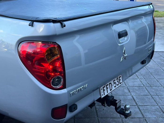 2014 Mitsubishi Triton GLX