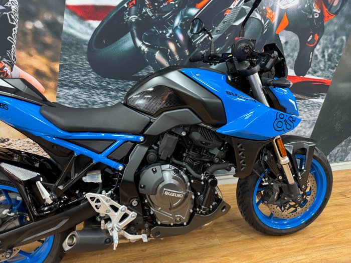 2023 Suzuki GSX-8S PEARL COSMIC BLUE