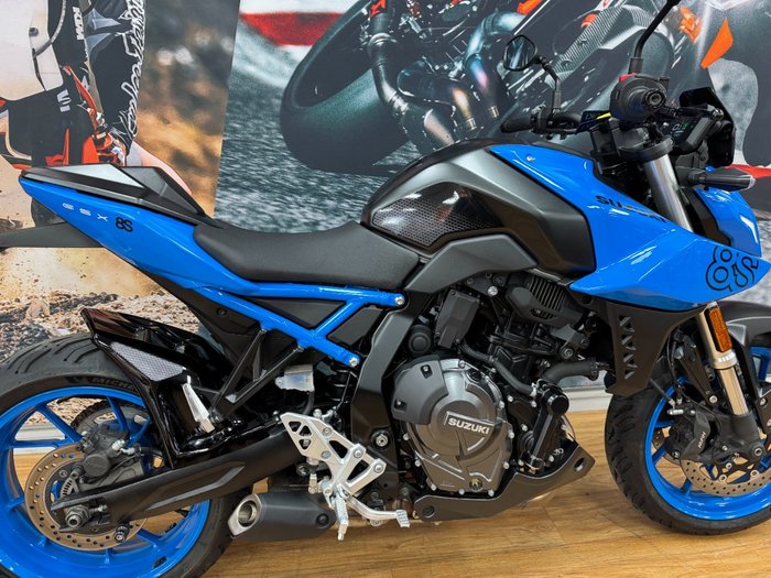 2023 Suzuki GSX-8S PEARL COSMIC BLUE
