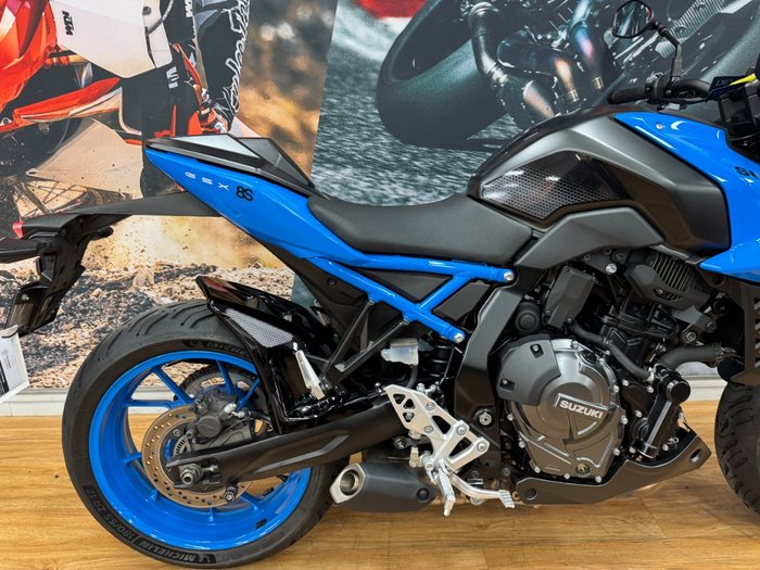 2023 Suzuki GSX-8S PEARL COSMIC BLUE